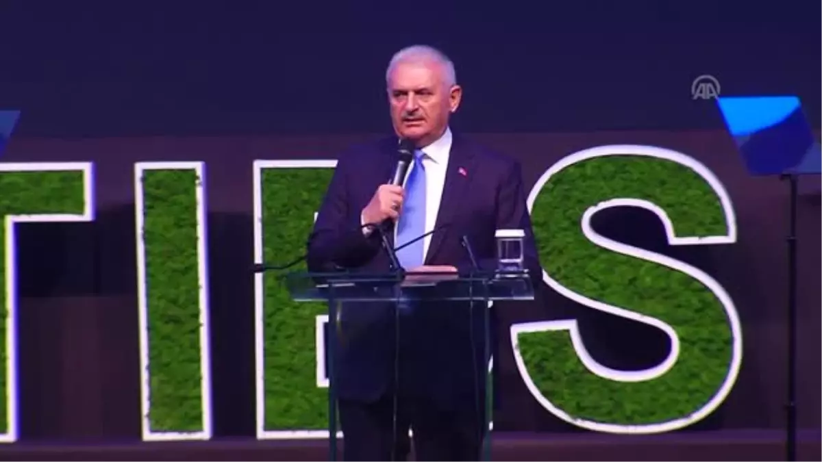 Binali Yıldırım: Akıllı Sistemler İnsanın Fıtratında Verilen Özelliklerini Kopyalamaktan Başka Bir...