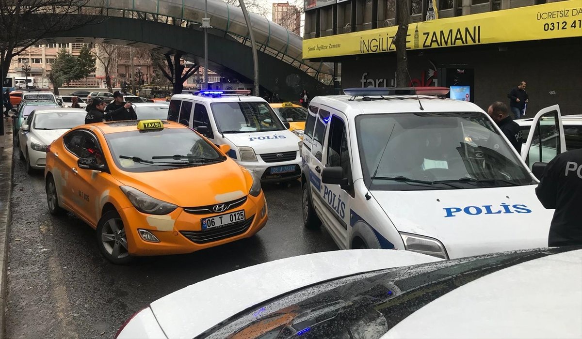 Boşanmak İsteyen Eşine Tüfek Doğrulttu