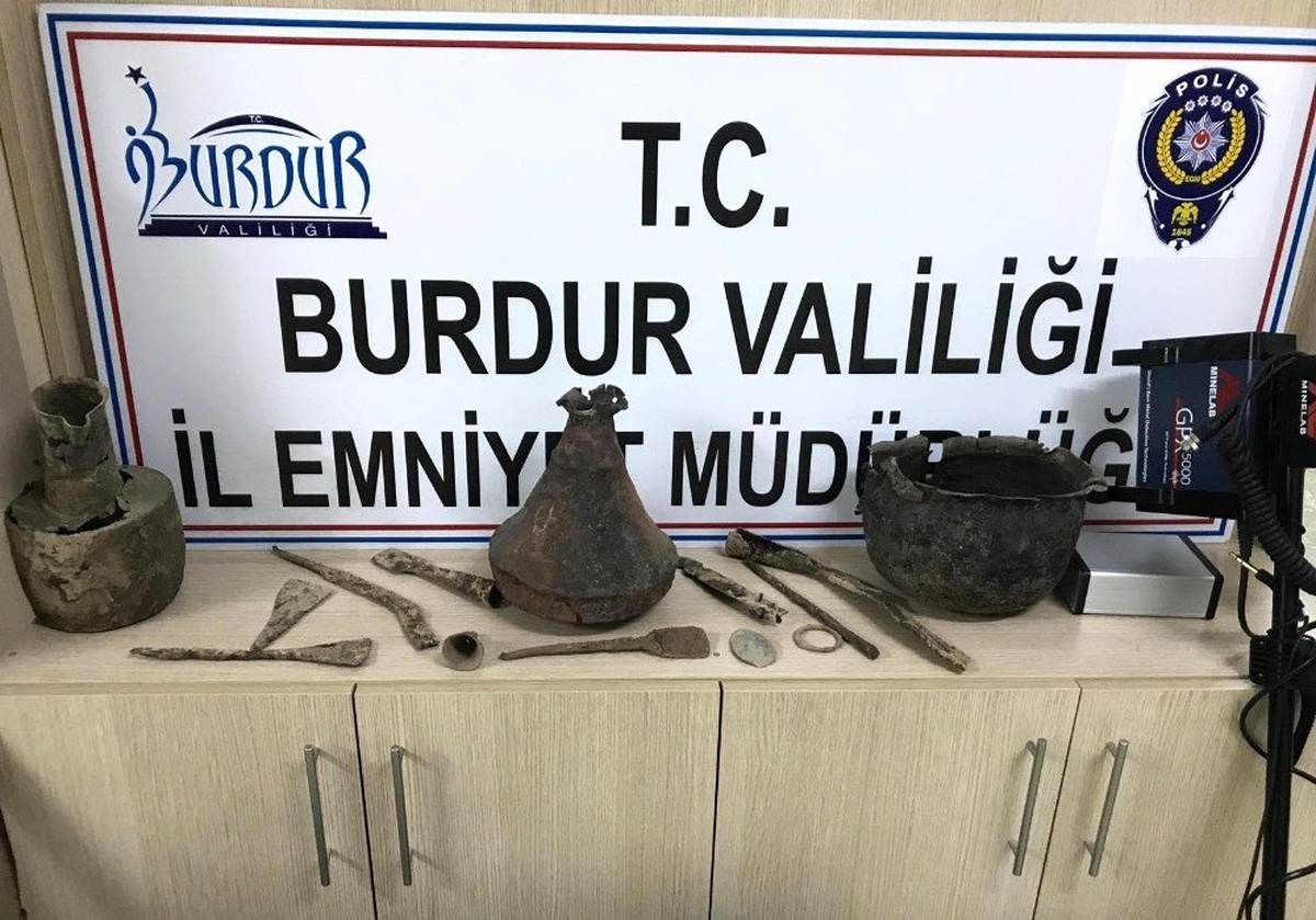 Burdur\'da Kaçak Kazı Yapan 7 Kişiye Suçüstü