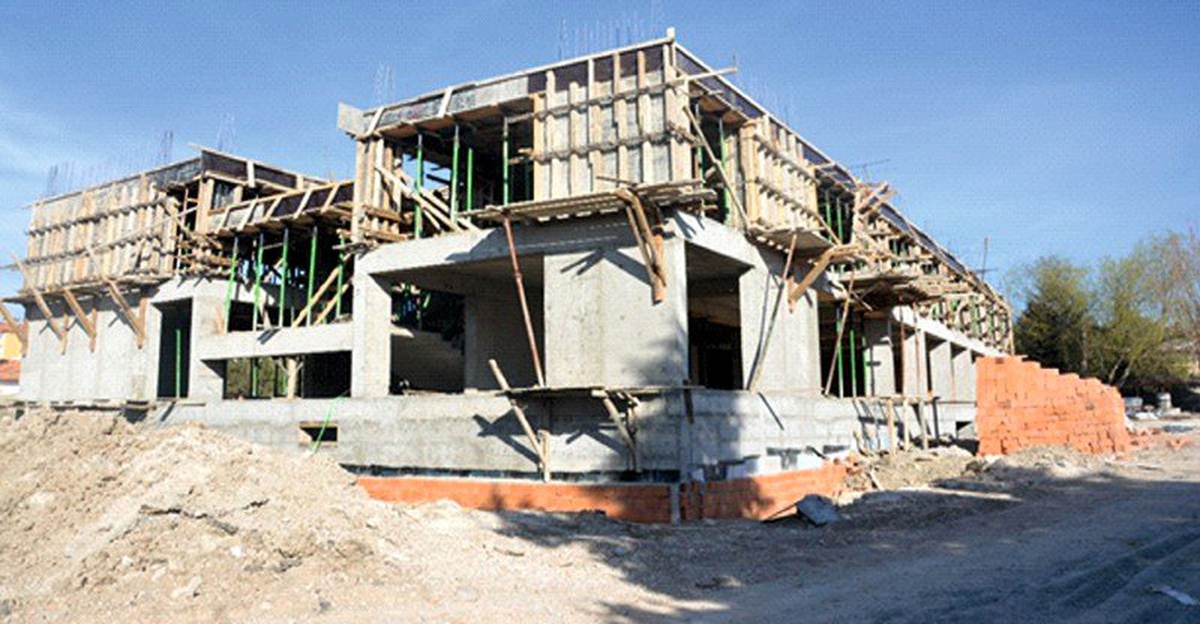 Gediz\'de 4 Okulun İnşaatı Yeni Eğitim-öğretim Sezonuna Yetişecek