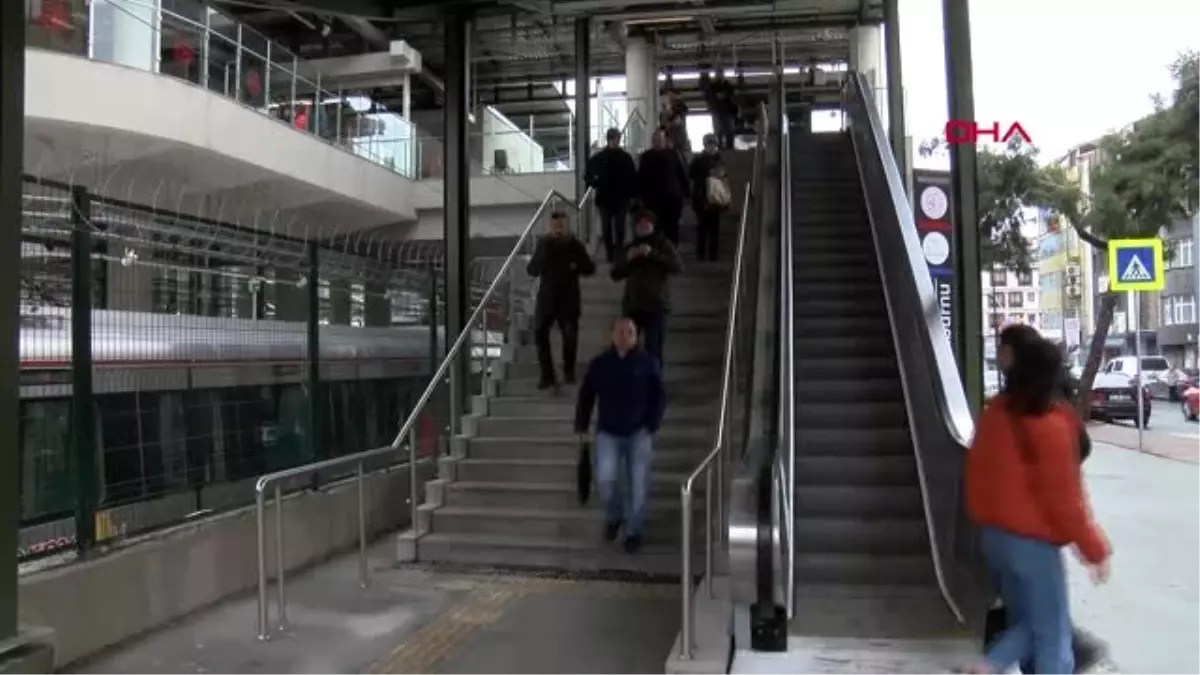 İstanbul Gebze-Halkalı Banliyö Tren Hattı\'nda İlk Gün