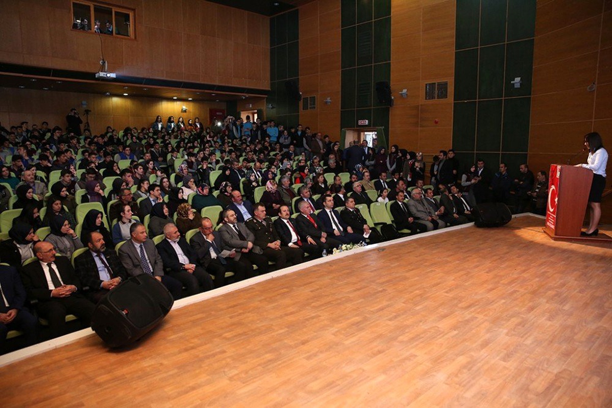 İstiklal Marşı\'nın Kabulünün 98. Yıldönümü ve Mehmet Akif Ersoy Anma Programı Düzenlendi