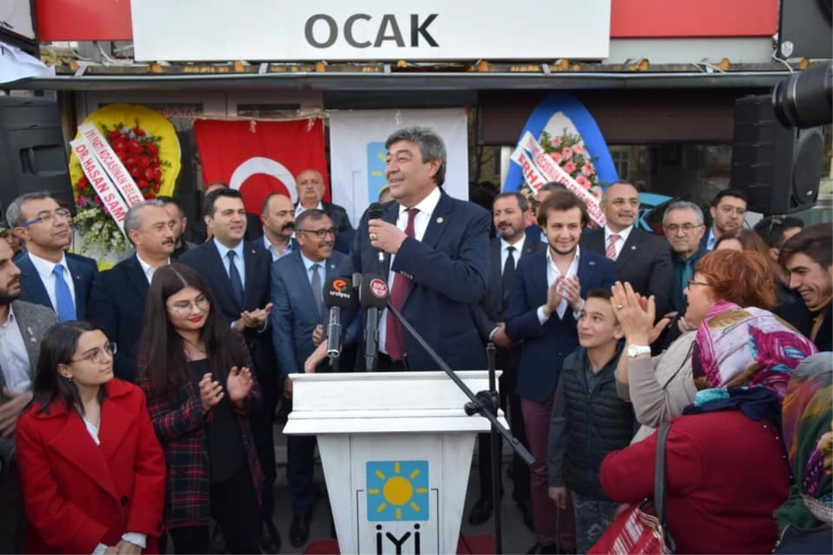 İyi Parti Kayseri Büyükşehir Belediye Başkan Adayı Dursun Ataş, "Başkan Dursun" Sloganları ile...