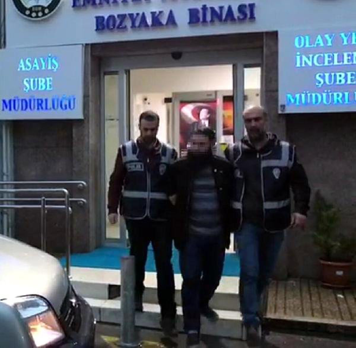 İzmir\'de Deaş Operasyonu: 8 Gözaltı