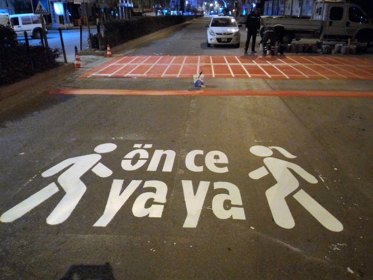 Karaman Belediyesinden \'Önce Yaya\' Çalışması