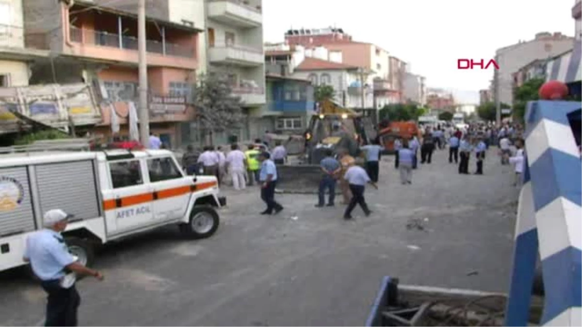 Kayseri Freni Boşalan Kamyon 3 Katlı Binaya Çarptı 2 Ölü, 2 Yaralı