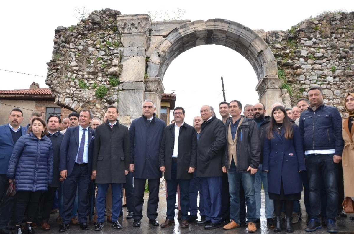 Kültür ve Turizm Bakanı Ersoy Milas\'ı Ziyaret Etti