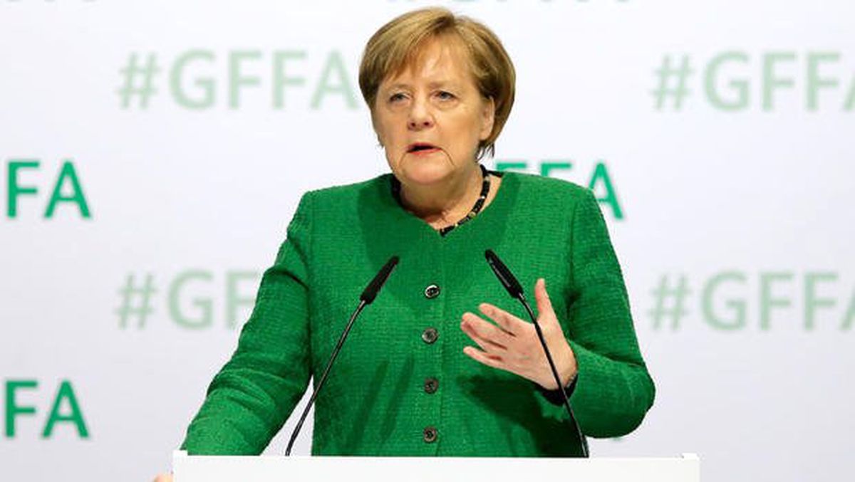 Merkel\'e \'Görevi Devret\' Baskısı