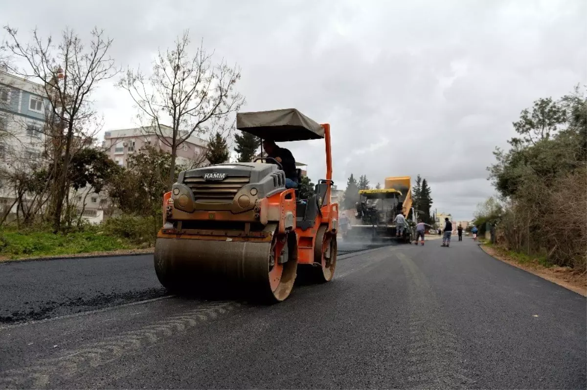 Muratpaşa İki Mahallede Birden Çalışıyor