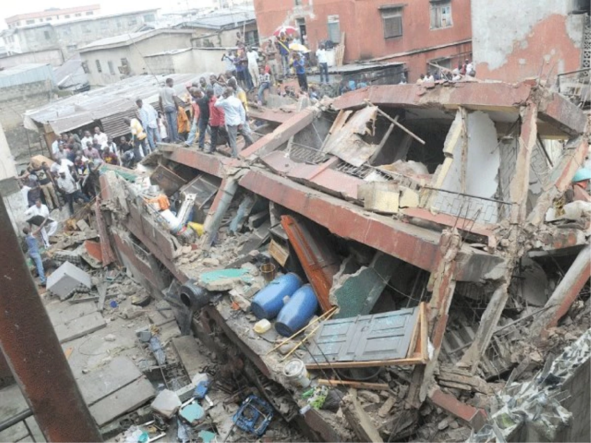 Nijerya\'da Okul Binası Çöktü, Göçük Altında Çok Sayıda Öğrenci Var