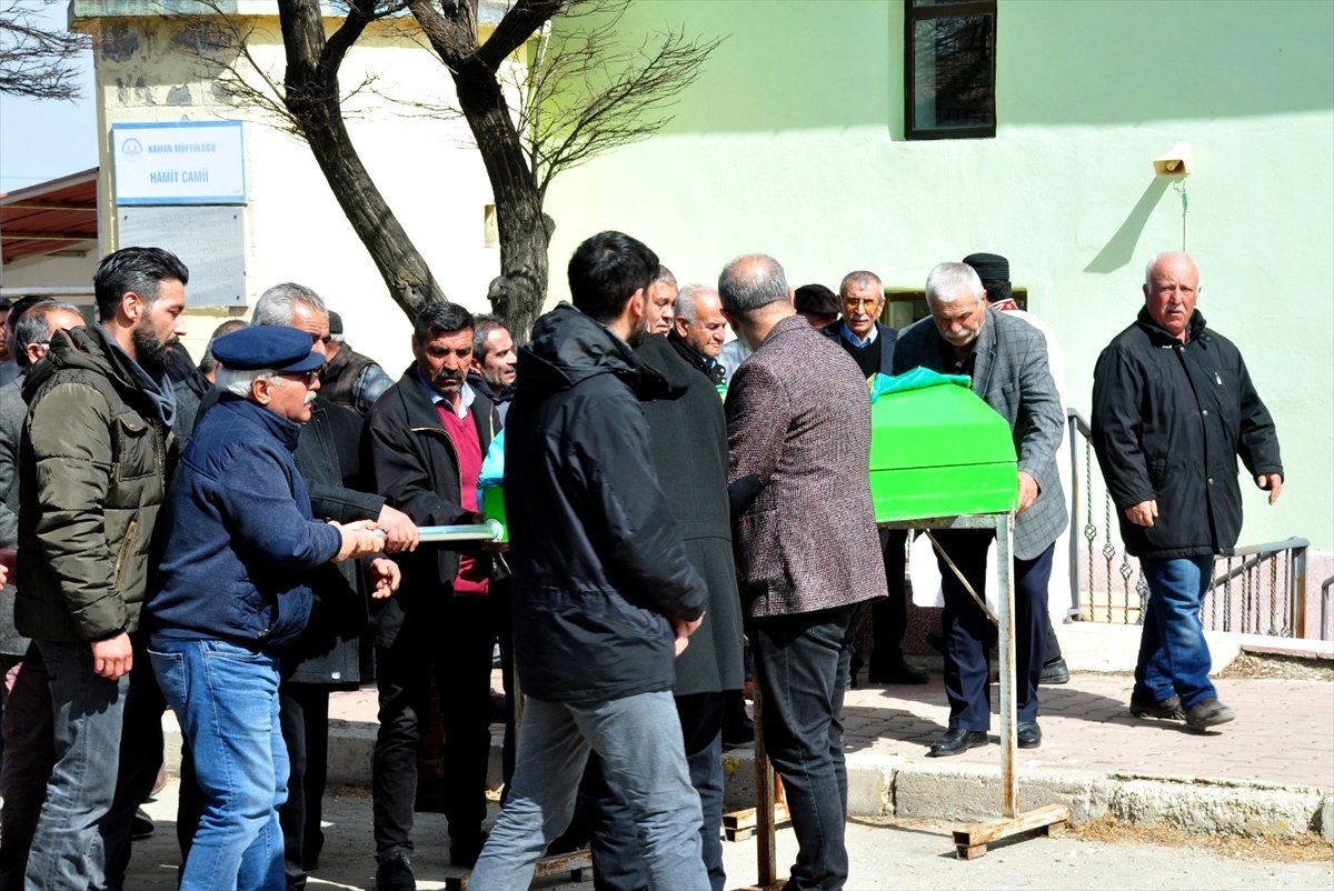 Oğlu Tarafından Öldürüldüğü İddia Edilen Yaşlı Kadın Defnedildi