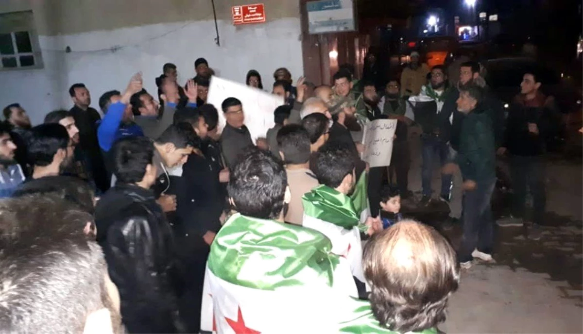 Suriye Bombardımanı Azez\'de Gece Yarısı Protesto Edildi