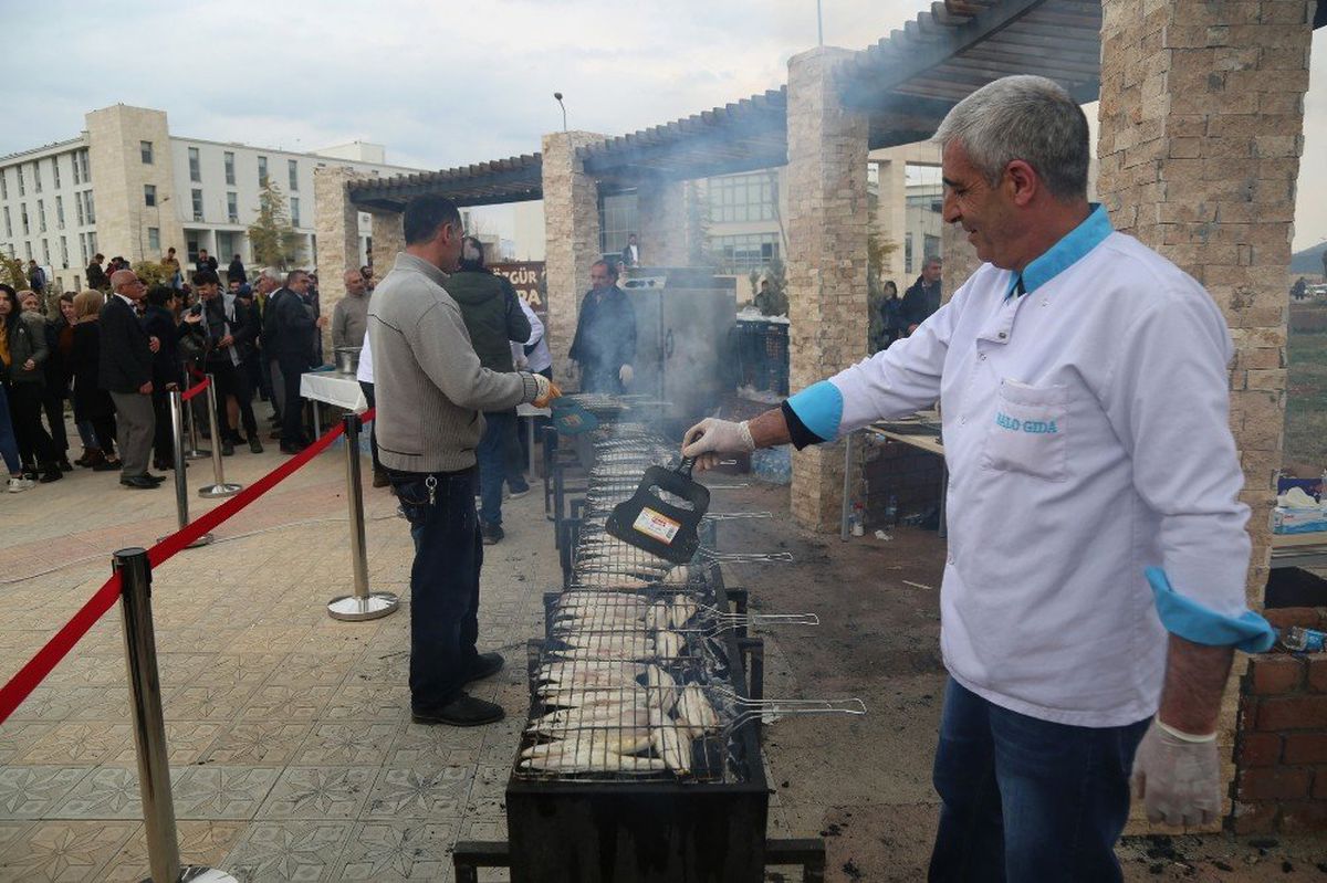 Tunceli\'de 4\'üncü Geleneksel Balık Ekmek Etkinliği