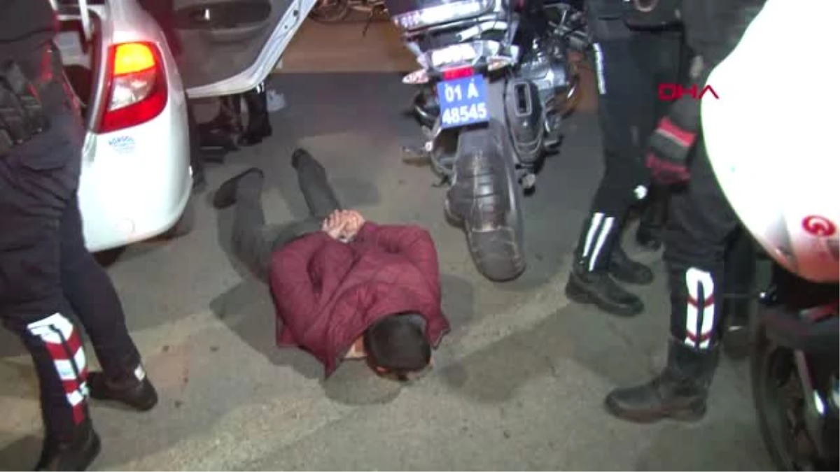 Adana - \'Dur\' İhtarına Uymayan Otomobilden, Polise \'Kimyon Baharatı\' Atıldı