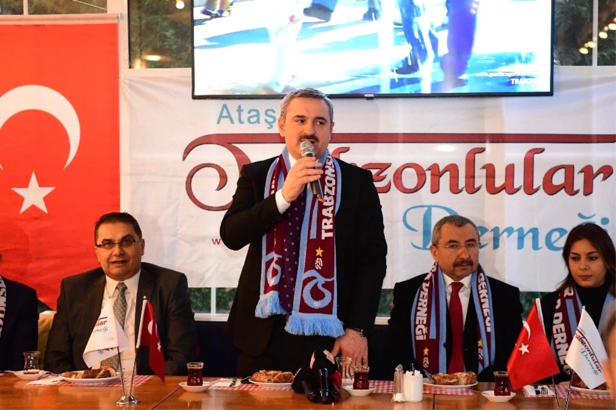 AK Parti İl Başkanı Şenocak: "İsmail Erdem, Ataşehir\'de Birçok Vizyon Proje Ortaya Koyacak"