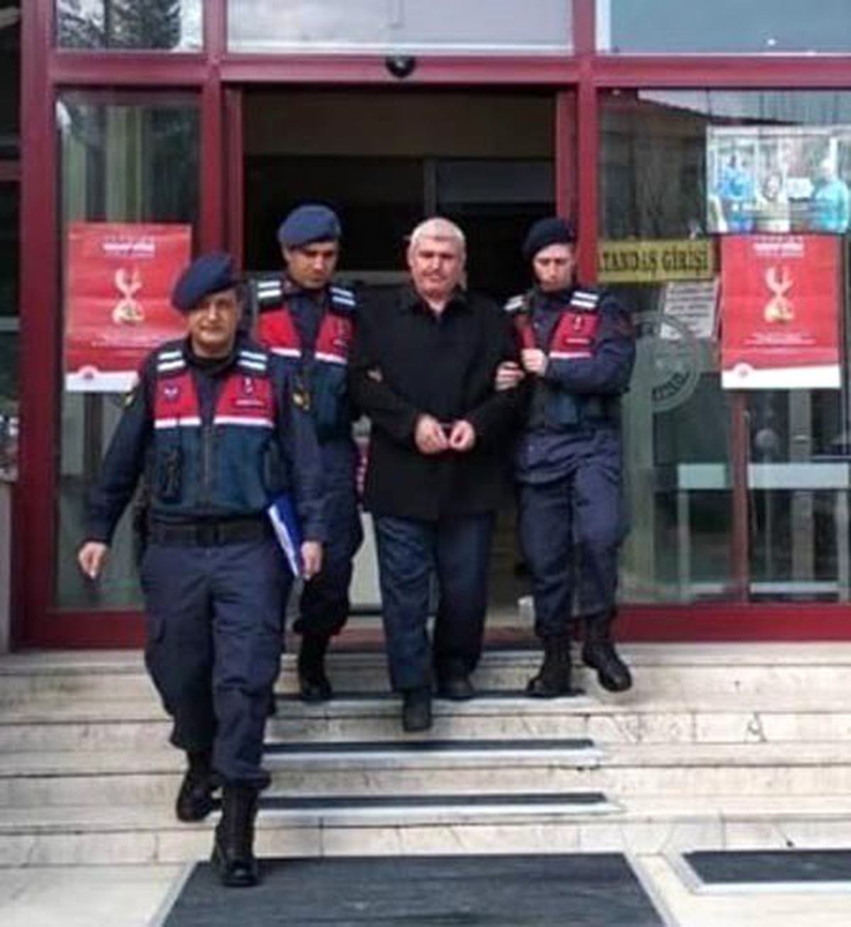 Balkonda Yakalanan Fetö Şüphelisi Tutuklandı