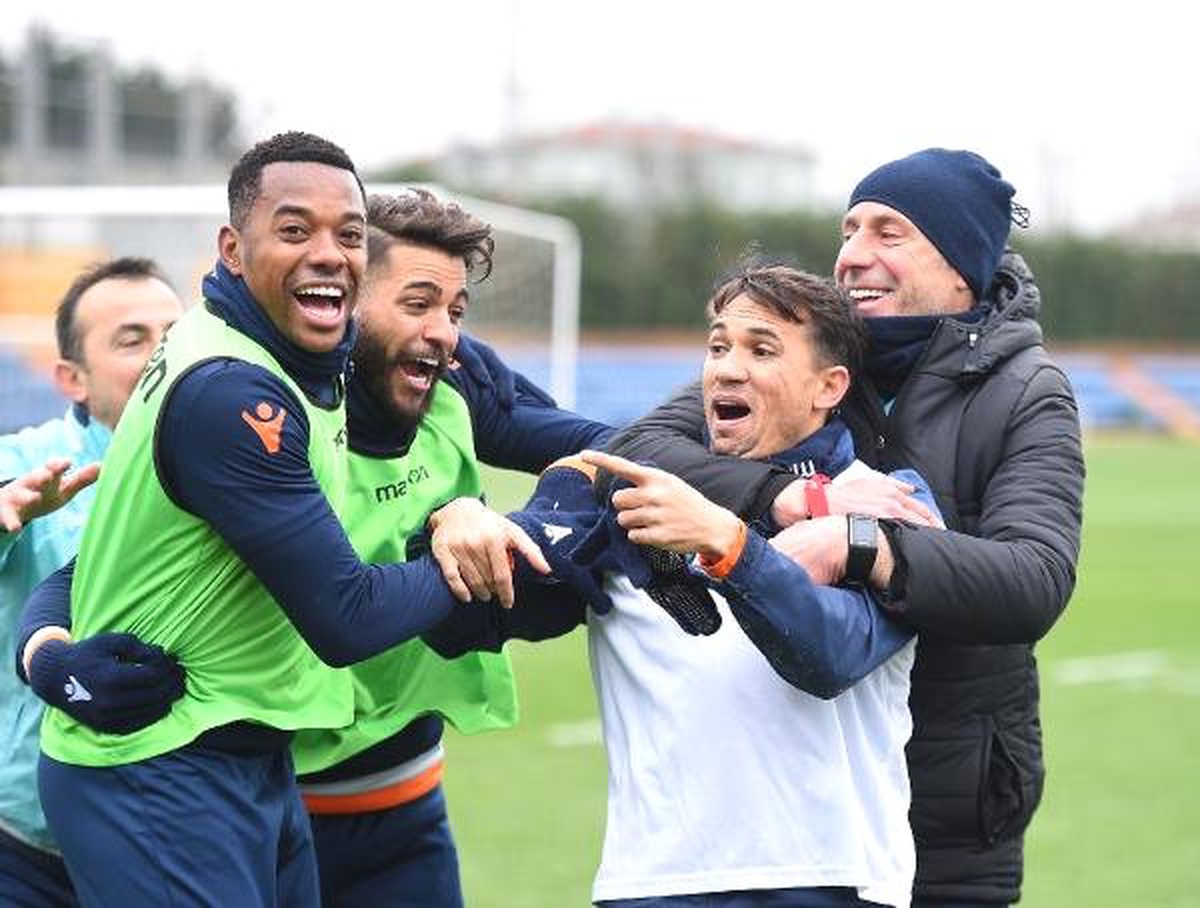 Başakşehir, Kayserispor\'a Hazırlanıyor