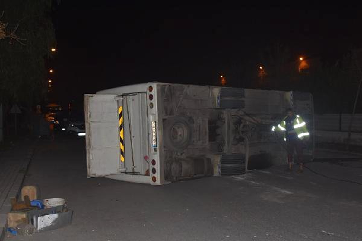 Belediye Otobüsü ile Minibüs Çarpıştı: 10 Yaralı