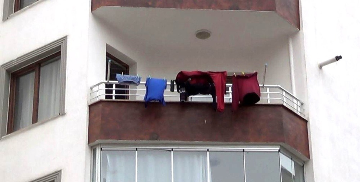 Çamaşırları 3 Gün Asılı Kalınca Öldüğü Ortaya Çıktı