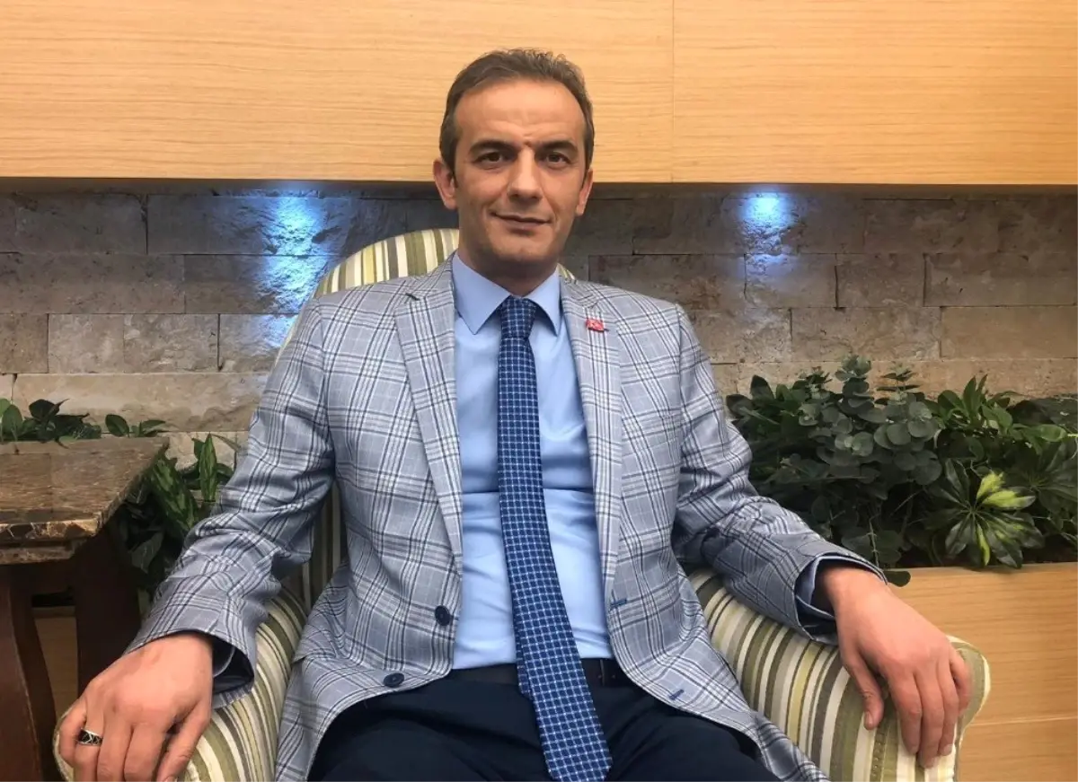 Dr. Fatih Kacıroğlu: "14 Mart Beka İçin Mücadelenin Bayrağıdır"