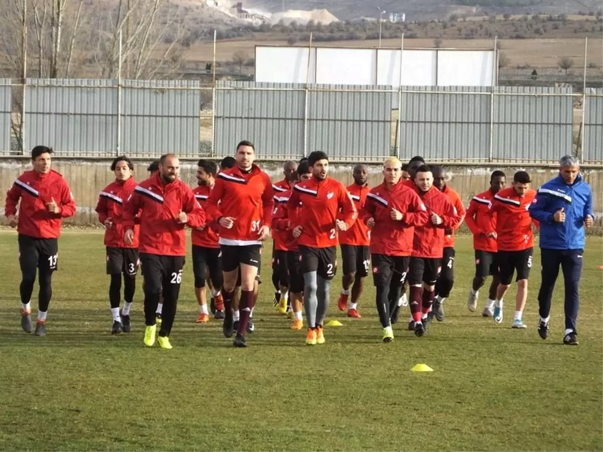 Elazığspor 20 Futbolcuyla Gitti