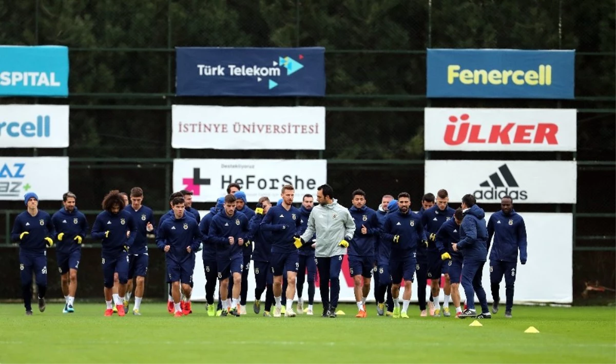 Fenerbahçe Kampa Girdi