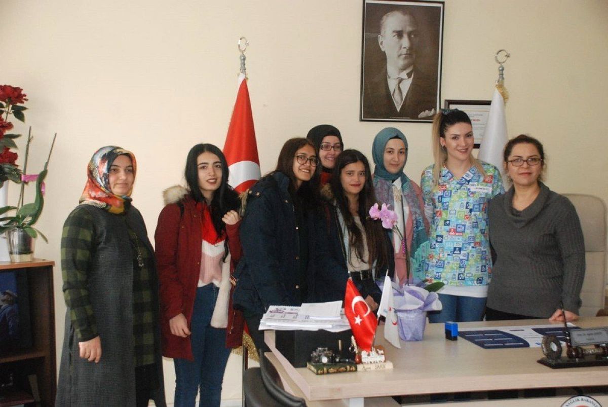 Gürün\'de Öğrenciler Tıp Bayramı\'nı Kutladı