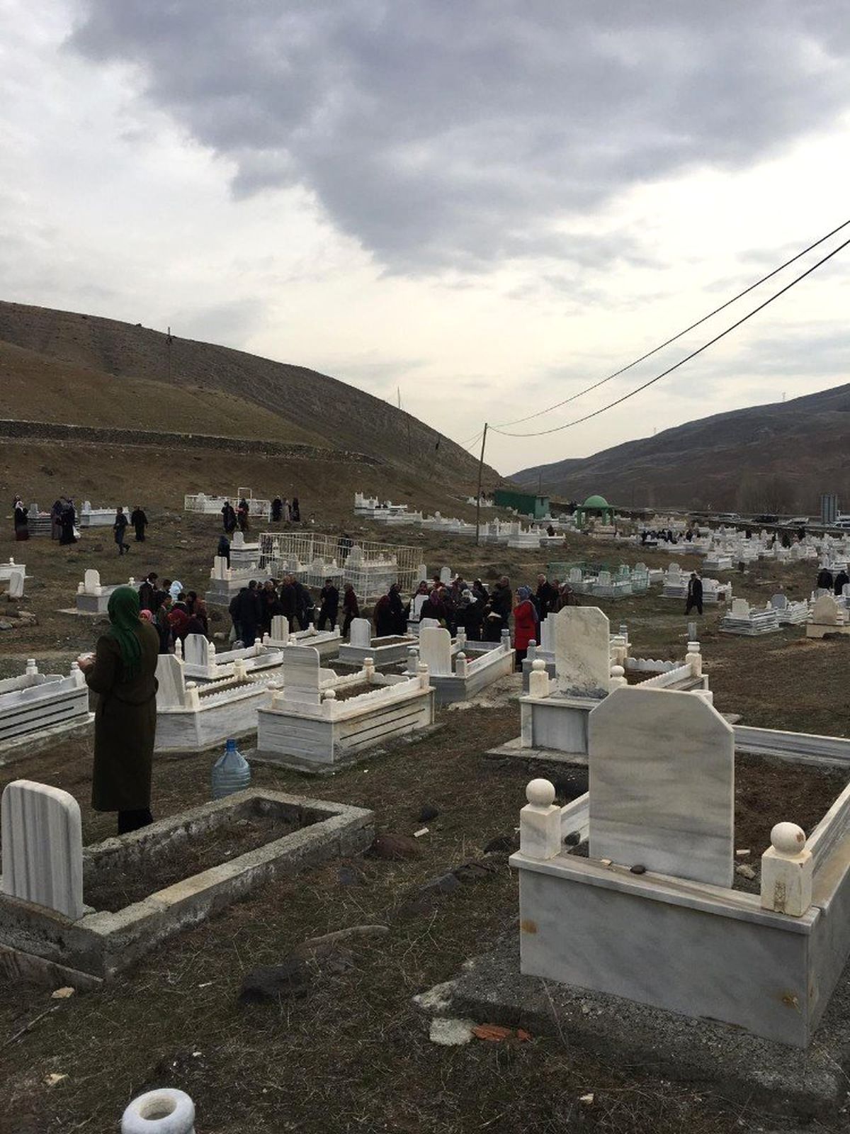Iğdır\'da Ölüler Bayramı Nedeniyle Mezarlık Ziyaretleri Yapıldı