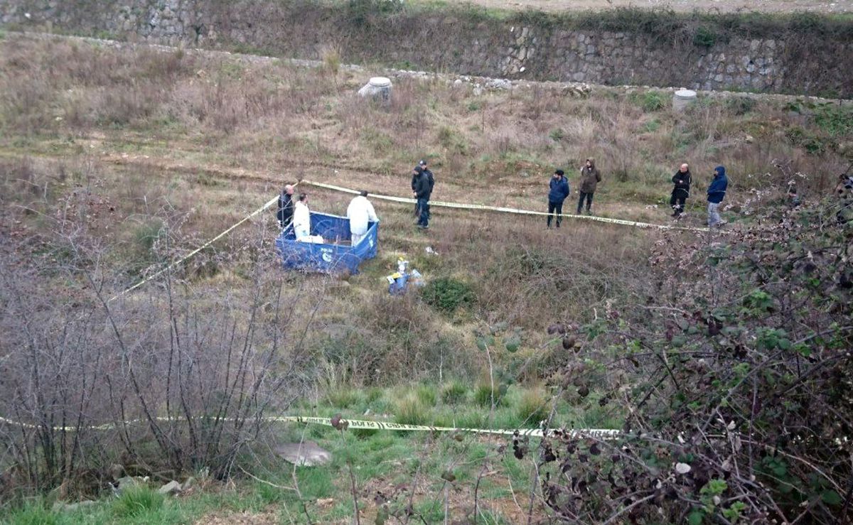 Pendik\'te Boş Arazide Erkek Cesedi Bulundu