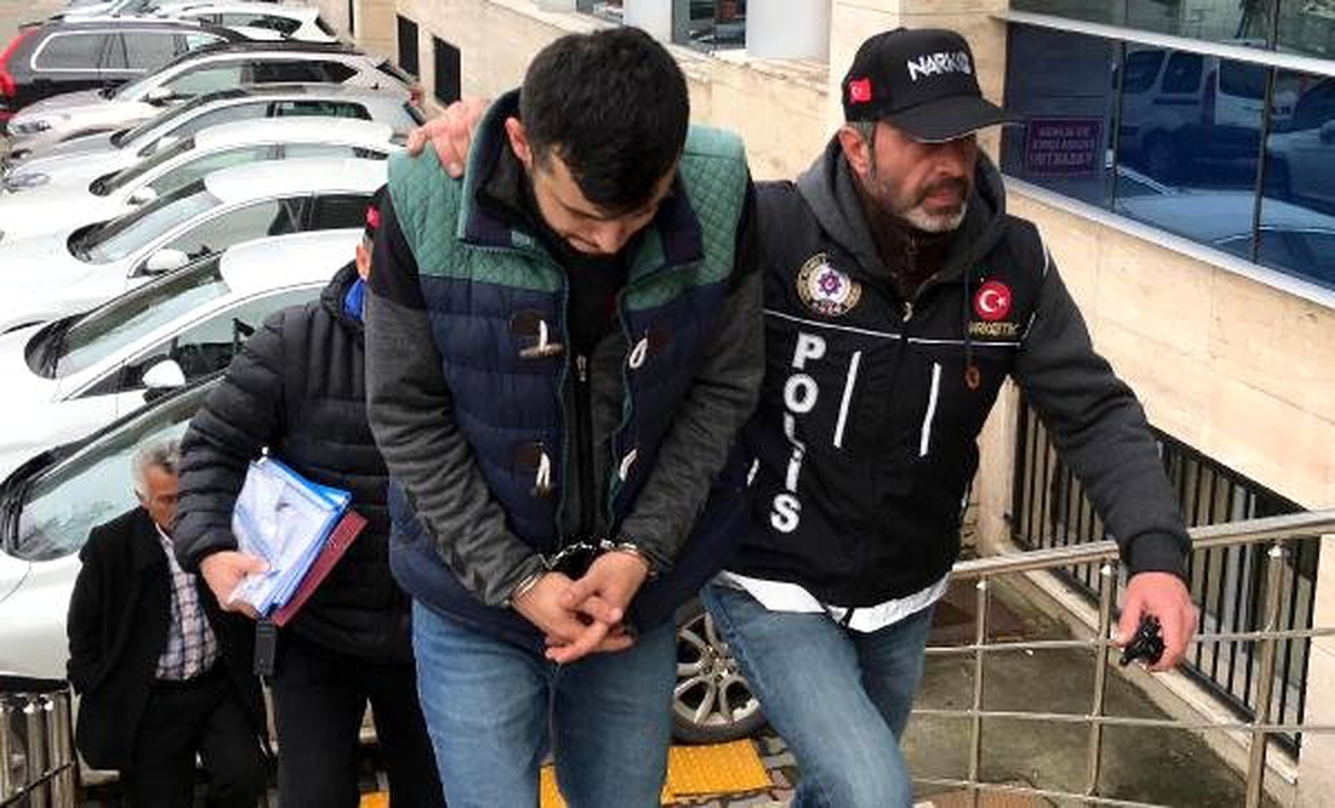 Polisten Uyuşturucu Satıcısına Suçüstü