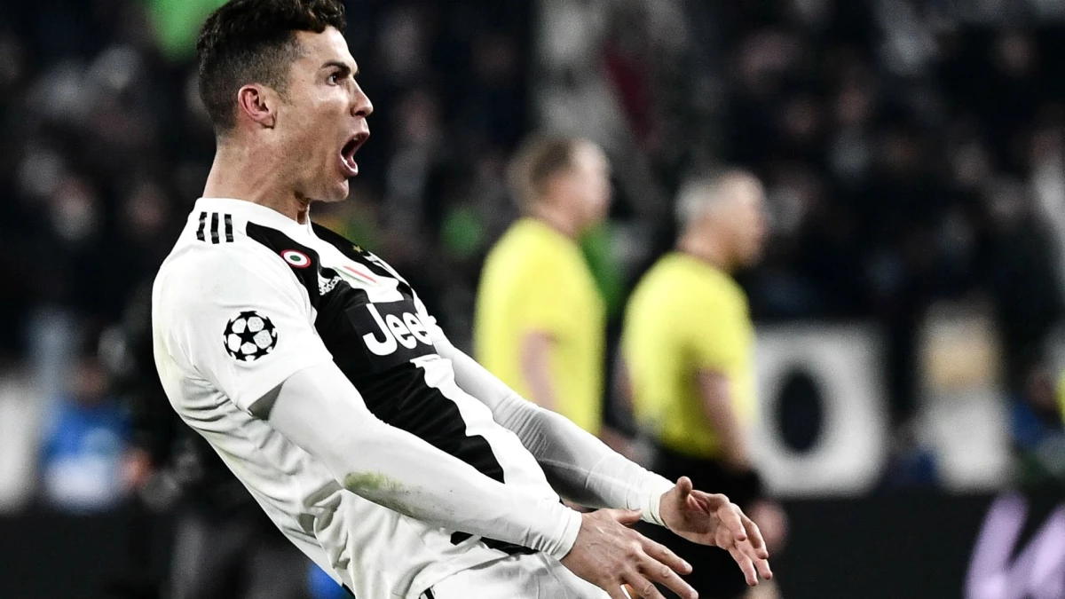 Ronaldo\'ya Özenen Hajduk Split\'in Genç Oyuncusu Kırmızı Kart Gördü