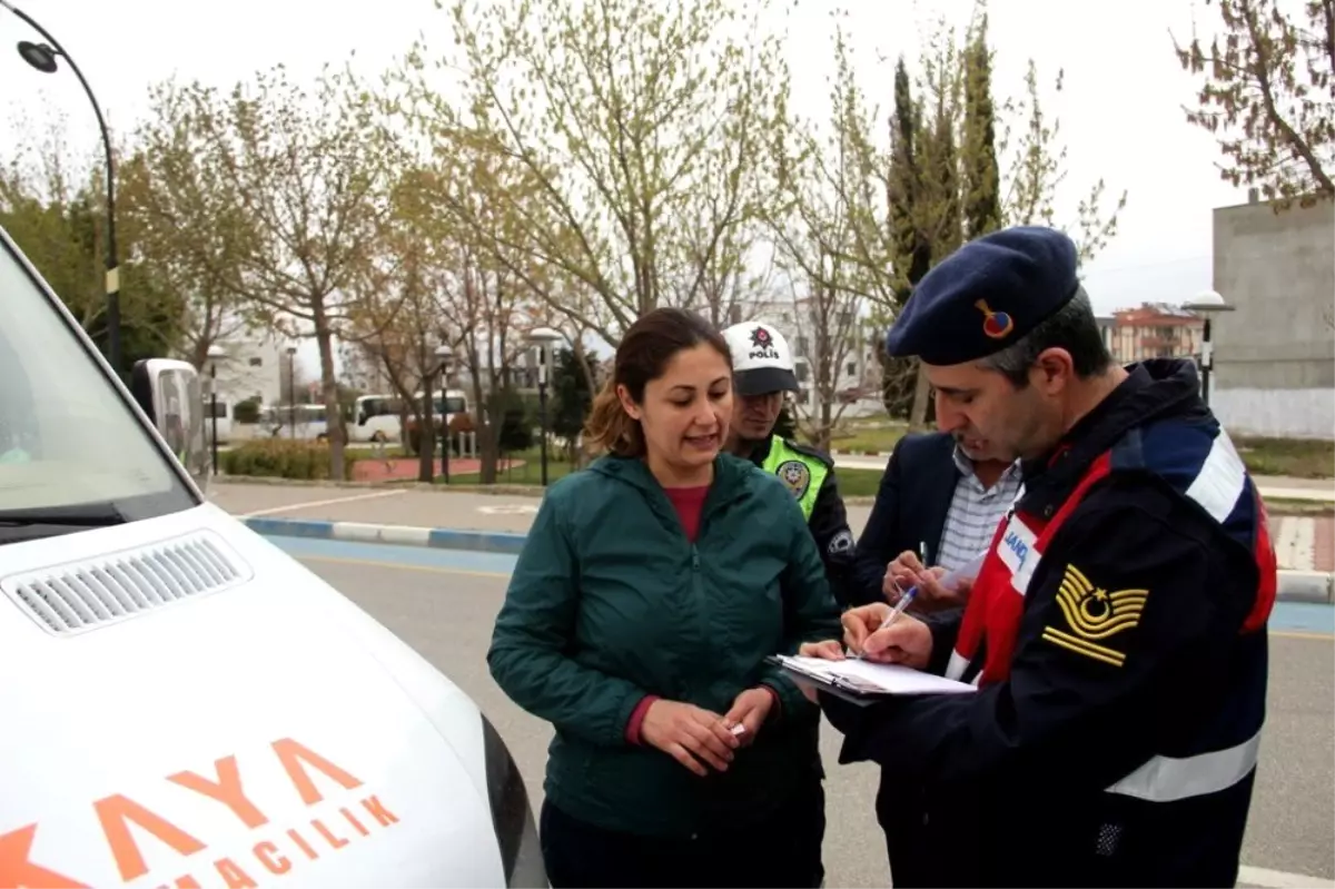 Sarıgöl\'de Servis Araçlarına Geniş Kapsamlı Denetim