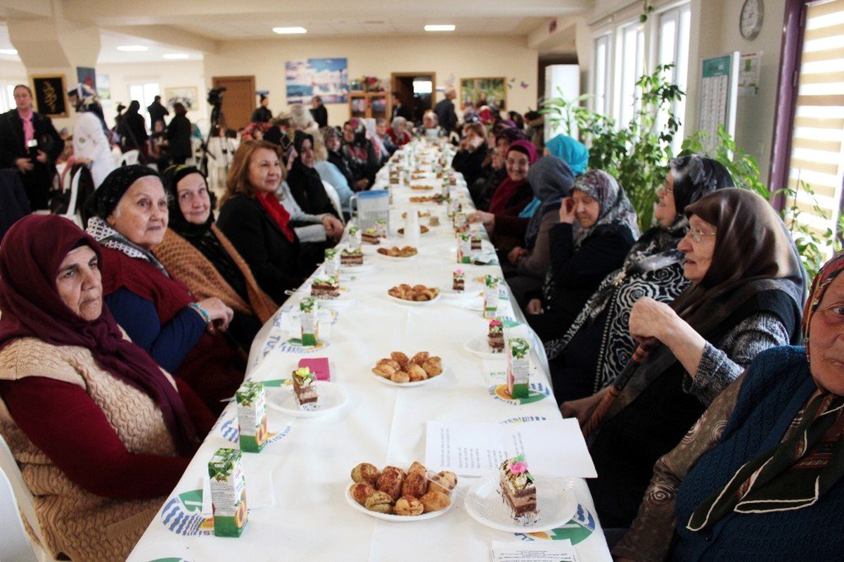 Tıp Bayramı ve Yaşlılar Haftası\'nı Buluşturan Program