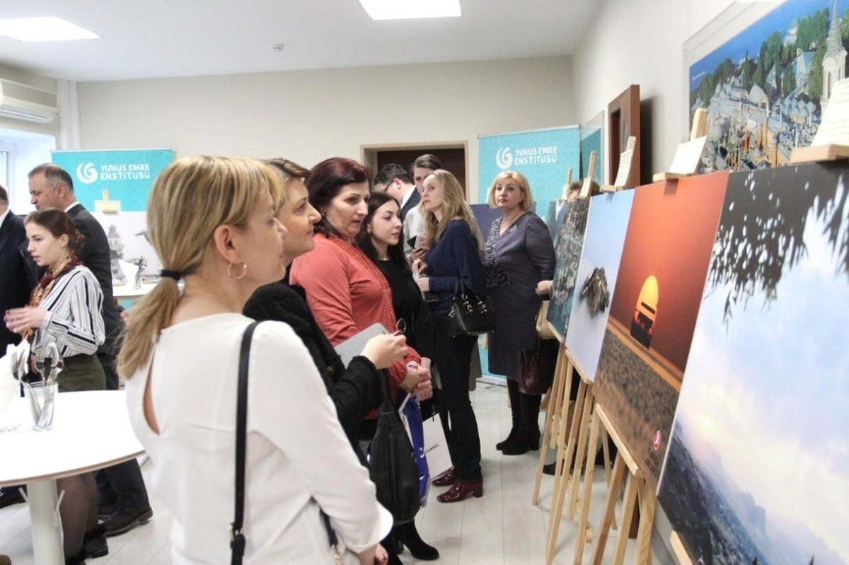 Türk Gazetecilerin Fotoğrafları Moskova\'da Sanatseverlerle Buluştu
