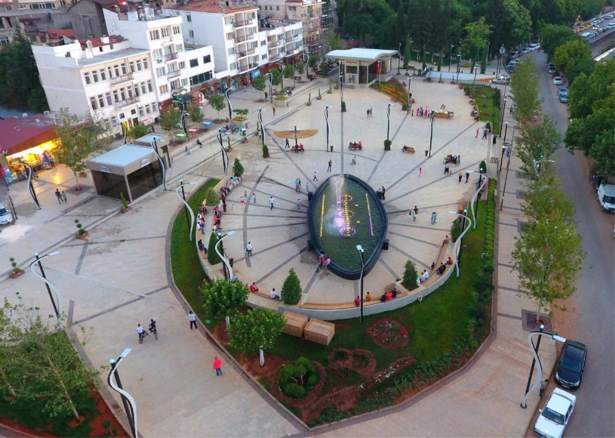 Türkiye\'de, Avm Yıkıp Meydan Yapan Tek Büyükşehir