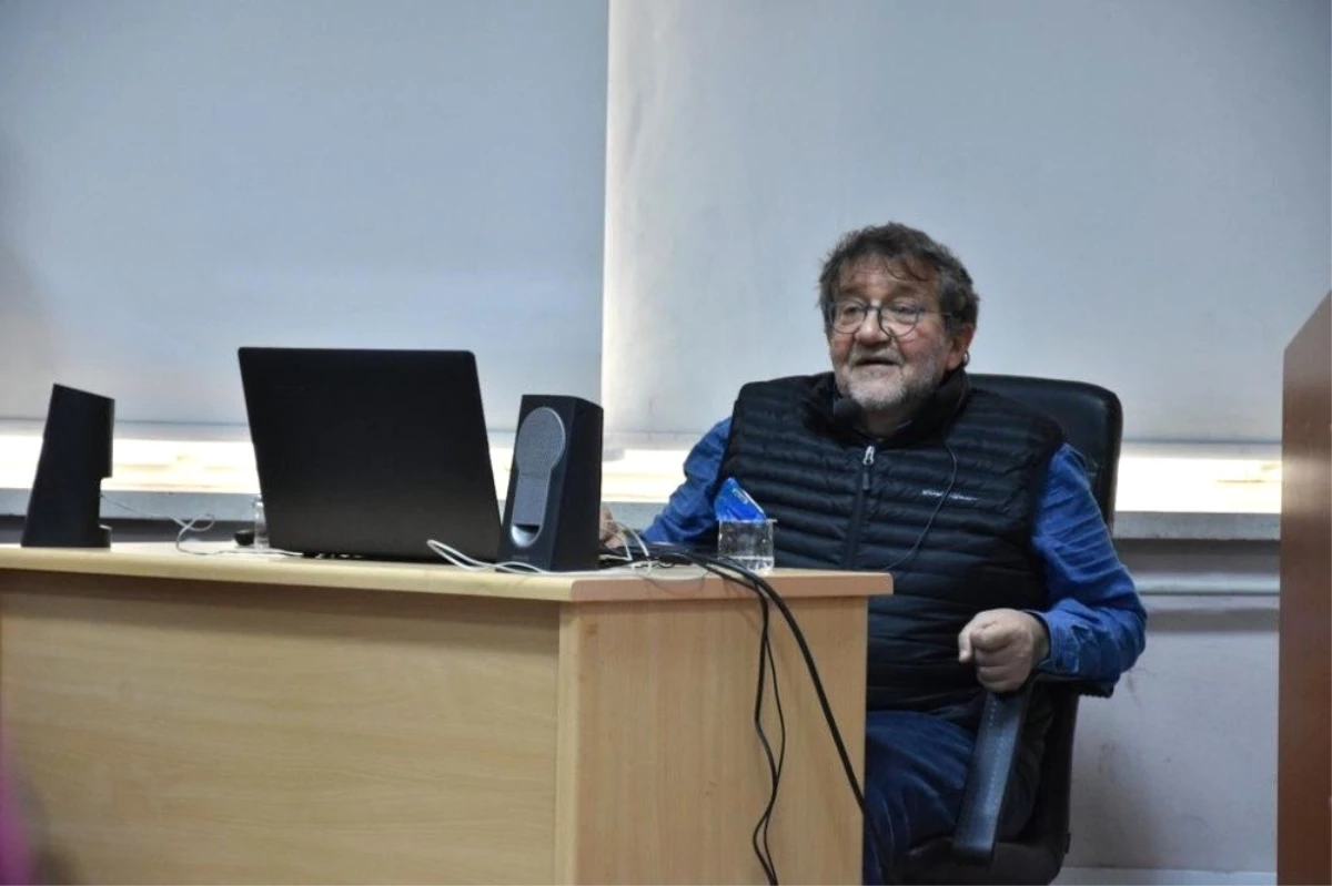 Usta Gazeteci Coşkun Aral Trabzon\'da İletişim Fakültesi Öğrencileri ile Buluştu