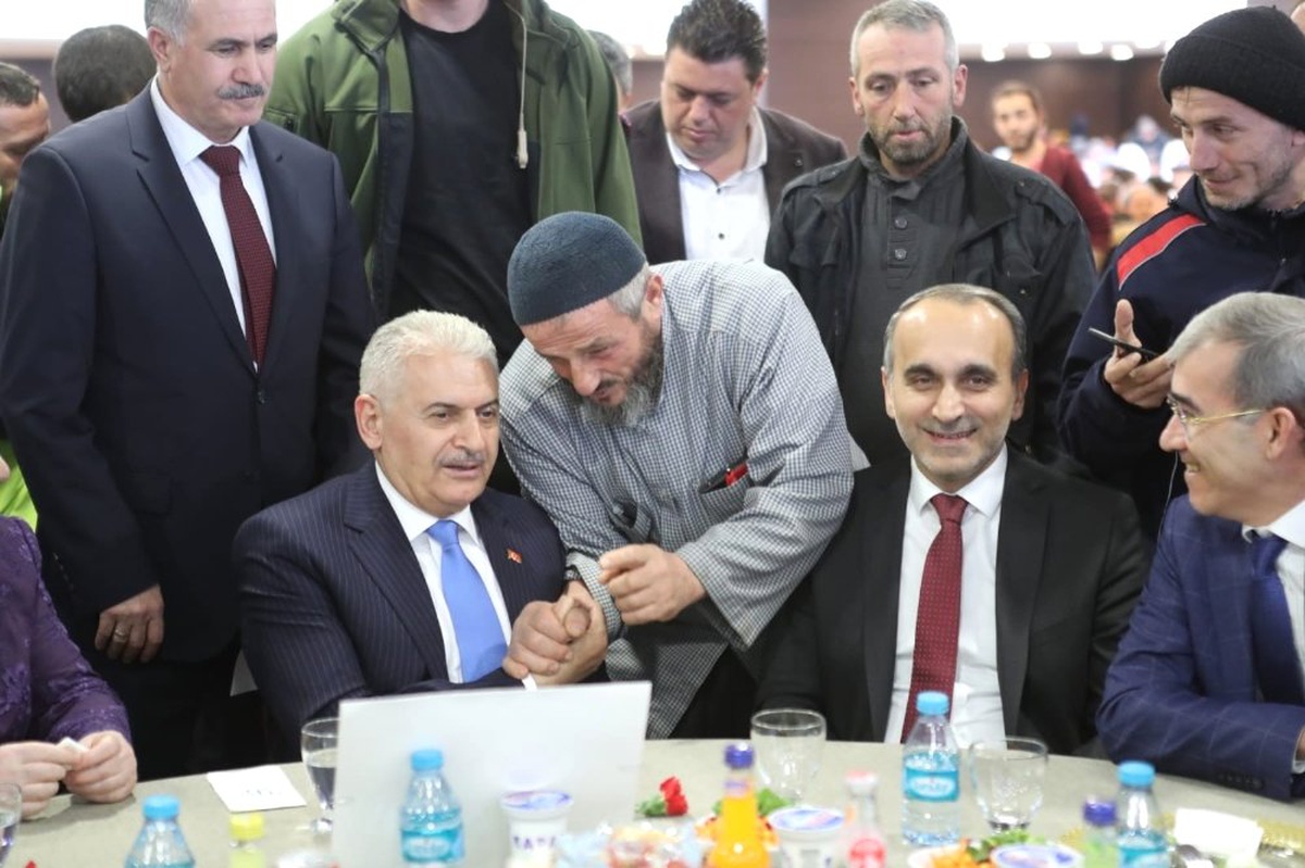 Yıldırım Arnavutköy\'de Temaslarda Bulundu