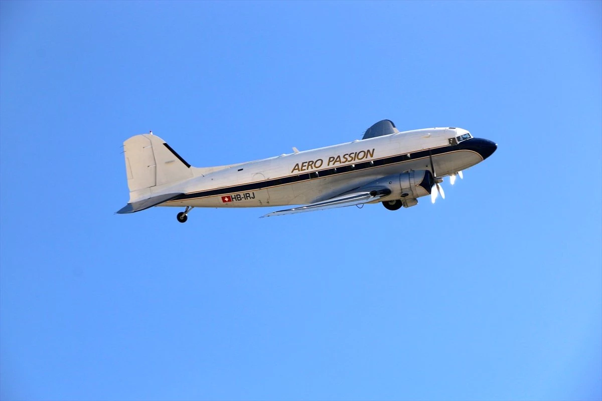 79 Yıllık Uçak 3 Bin 200 Kilometre Uçarak Müzeye Ulaştı