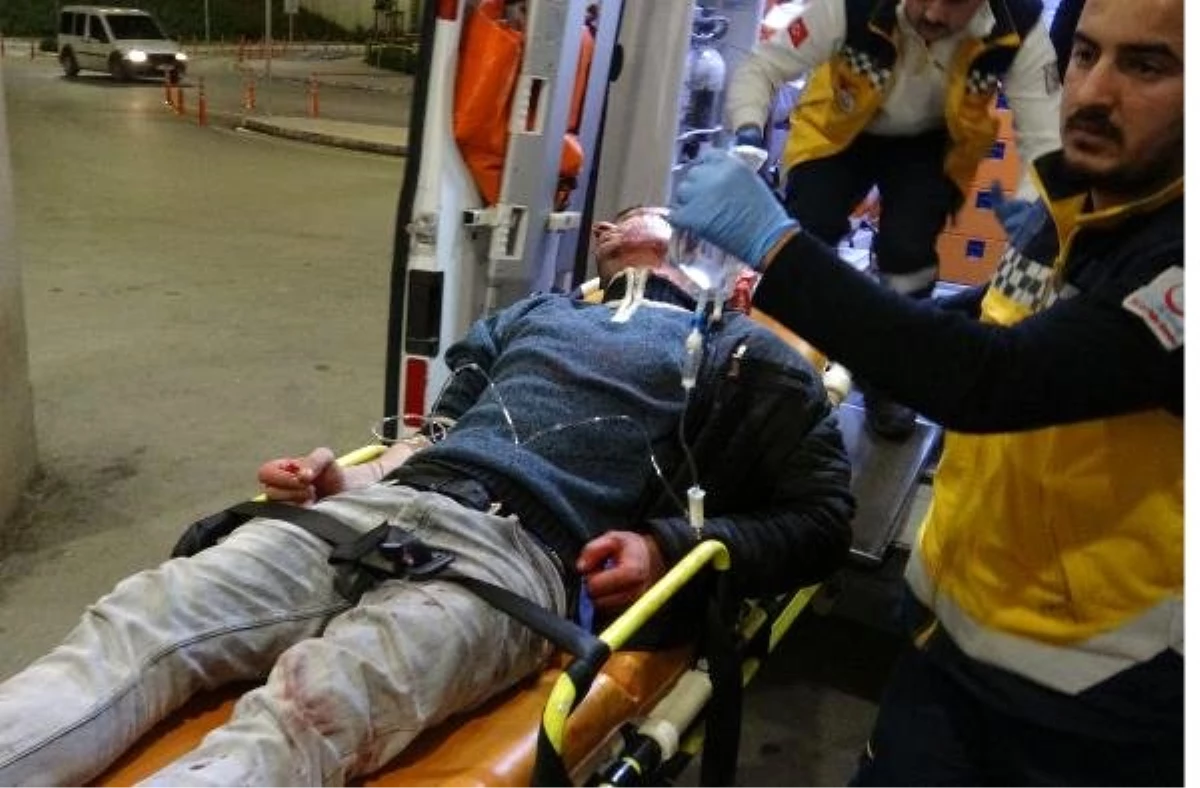 Adana\'da Bıçaklı Kavga: 1 Yaralı