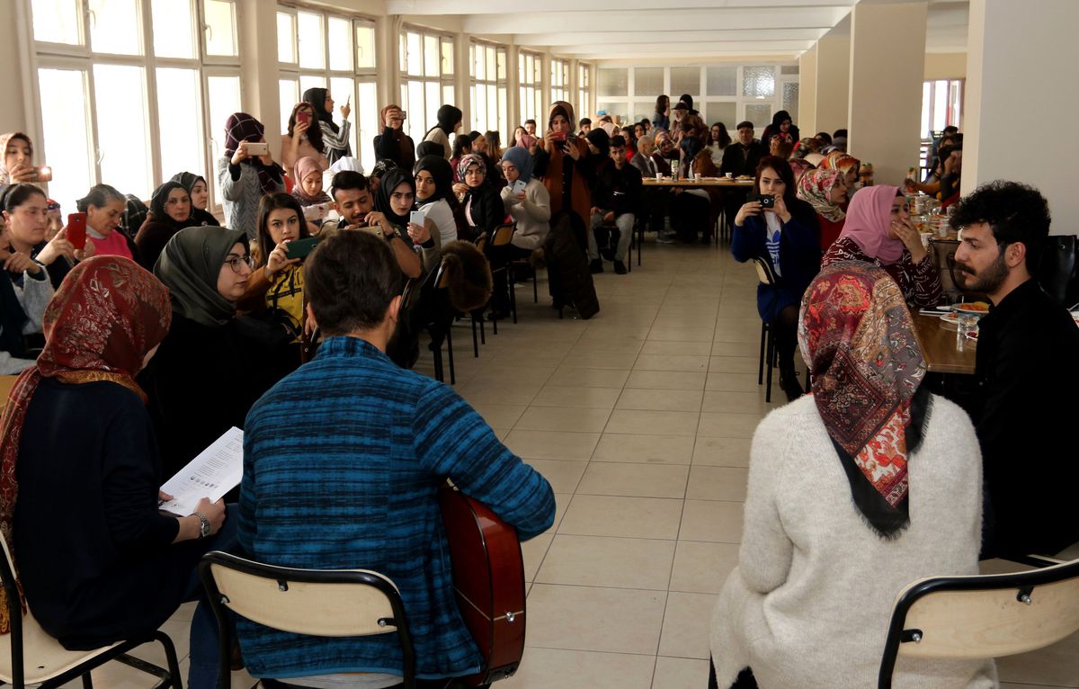 Ağrı İbrahim Çeçen Üniversitesinde Yaşlılar Haftası Etkinliği Düzenlendi