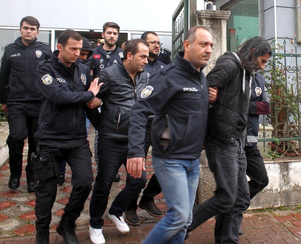 Antalya\'da Yaşlı Adamı Öldüren Zanlılardan İnanılmaz Sözler: "Umduğumuzu Bulamadık, Adam Bedavaya...