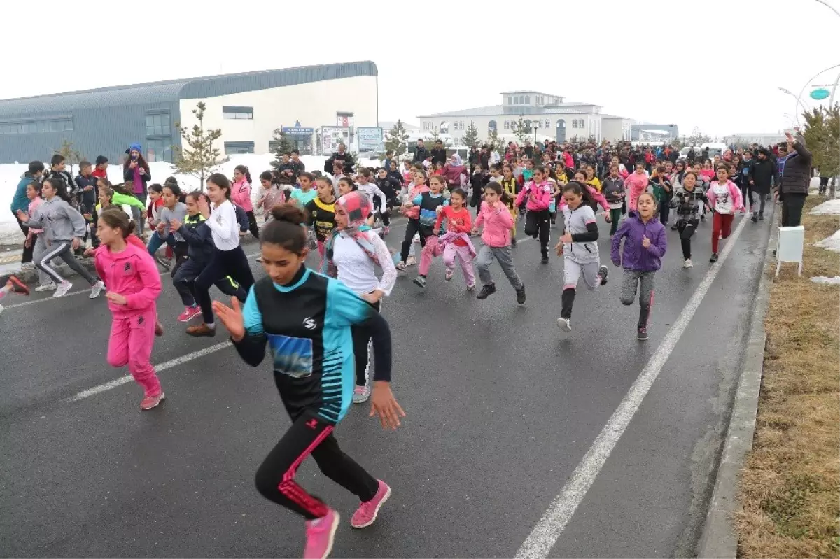 Atletizm Geliştirme Projesi Yarışmaları Ağrı\'da Yapıldı