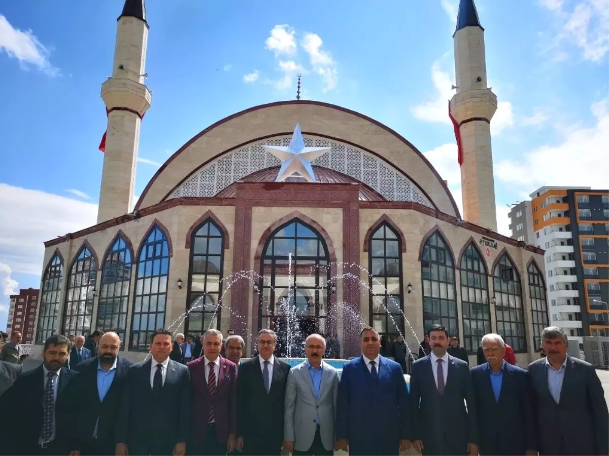 Ayyıldız Camii İbadete Açıldı