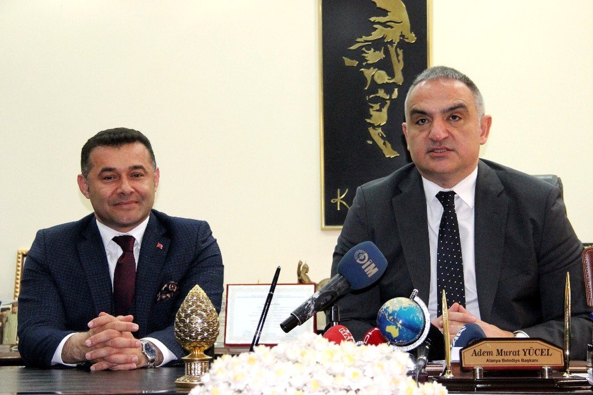 Bakan Ersoy: "Turizmin Artık Sezonluk Yapılan Bir Sektör Olmaması Gerekiyor"