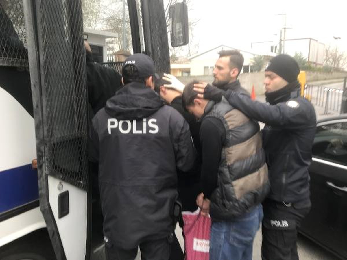 Beykoz\'daki Uyuşturucu Operasyonunda Yakalananlar Adliyeye Sevk Edildi
