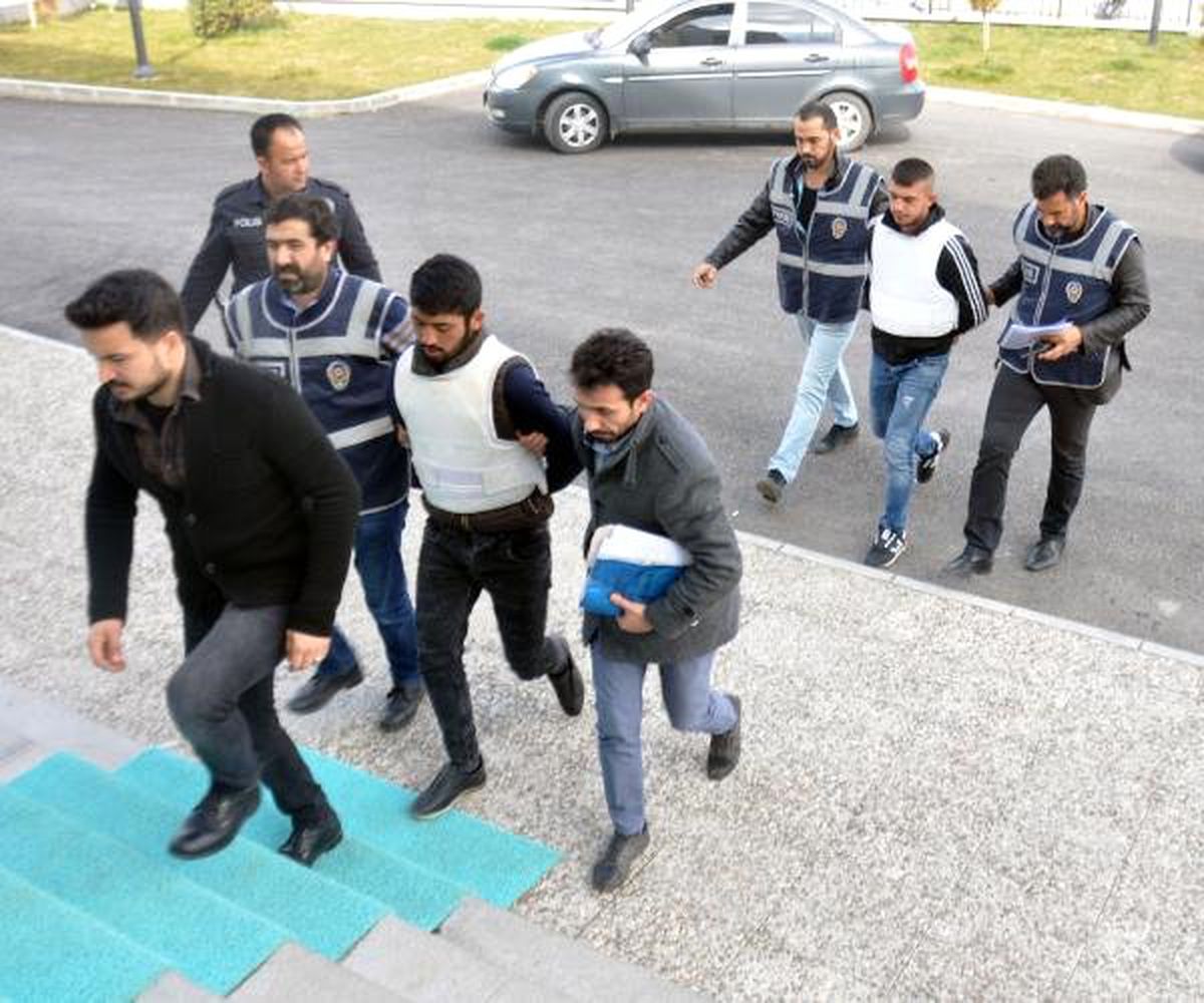 Çaycıyı Bıçaklayan 2 Kişi Tutuklandı