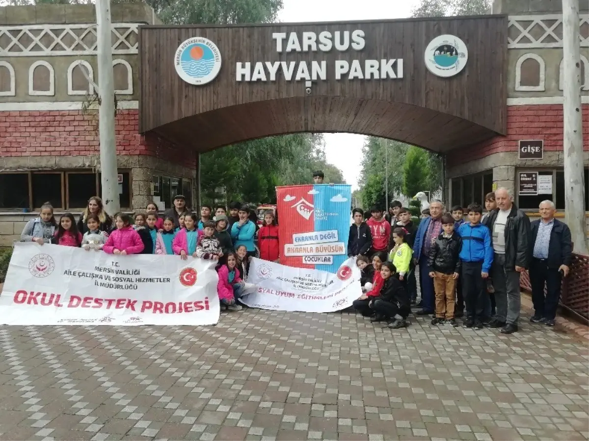 Çocuklar Tarsus Hayvan Parkı\'nı Gezdi