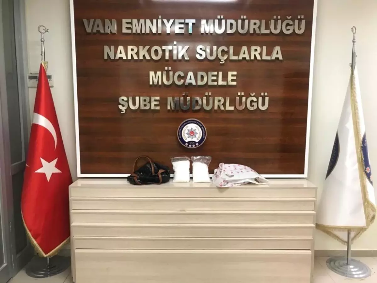 El Çantasından Uyuşturucu Çıktı