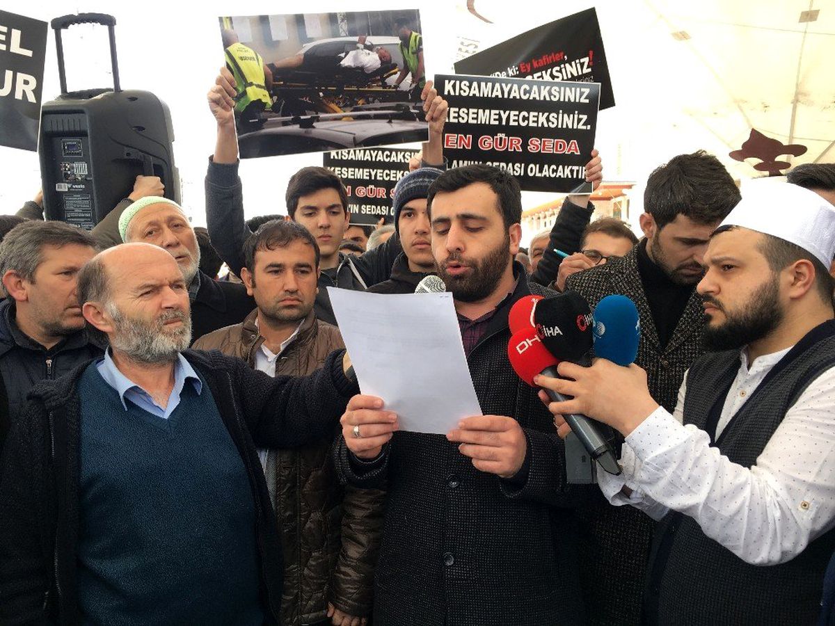 Fatih Camii\'nde Yeni Zelanda Protestosu