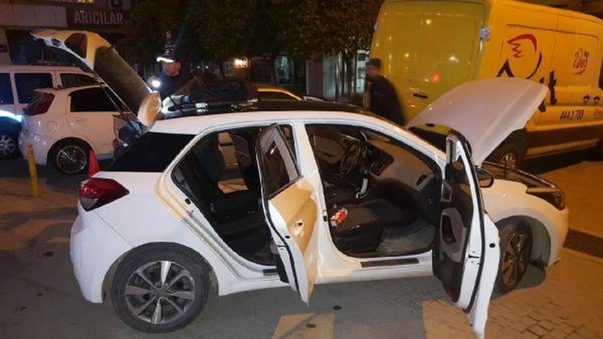 İzmir\'den Çaldıkları Otomobille Aydın\'da Yakalandılar